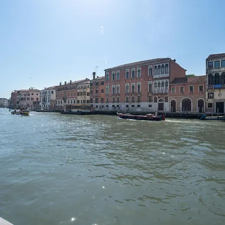 Palace Canal View By Wonderful Italy Venice Exterior photo